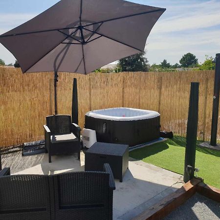Beau Logement Avec Terrasse, Jacuzzi Et Terrain De Petanque Privatif A 5 Minutes De La Plage อูดองช์ ภายนอก รูปภาพ